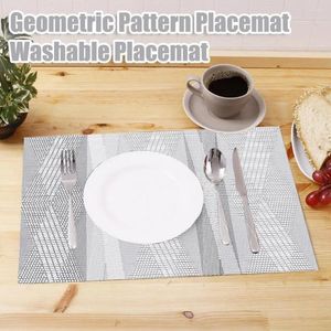 Bord Mattor PVC Placemat Geometriskt mönster Matsuppsättning värmebeständig middagsmattskål för hemskrapfast