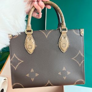 Lady On the Go High Quality Designer Bag Tote Mens Women Axel Clutch Präglade reser shoppare Väskor Luxury Leather Pochette Crossbody Hobo Vacation Large Hand Bags