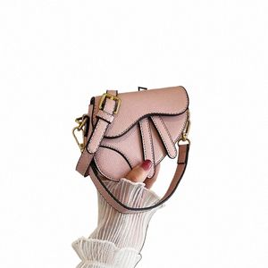 Koreanische INS Umhängetaschen Nette Kleine Mädchen Kleinkind Baby Mädchen Princ Handtasche Kleinkind Baby PU Mini Nette Sattel Menger Taschen x1rV #