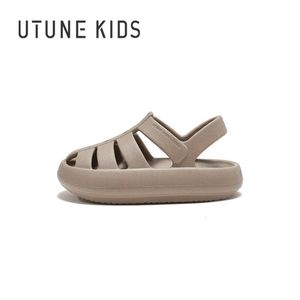 Utune Roman Sandals for Boys Girls 여름 어린이 해변 신발 어린이 4 ~ 12y 비 슬립 야외 슬리퍼 통기 가능한 EVA 소프트 240323