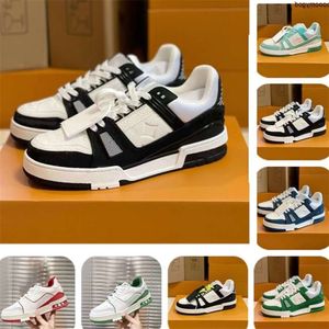 メンズシューズLVTRAINERS LUXURY SNEACHERS WOMENSスニーカーメンスニーカープラットフォームスニーカープレートフォームシューズブラックアウトオフィススニーカーA10ボックス46