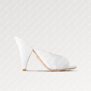 Patlama sıcak süper katır 1ACJ51 Beyaz Debossed Patent Buzağı Deri Son derece Kadınsı Stil Minimalist Tasarım İnce Dokuzlu Dokuzlu Hisseten Konik Şekiş Üstü
