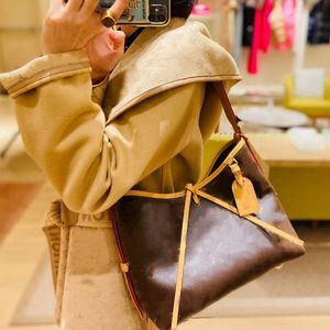 Lyxdesigner kvinnors handväska väskor bär axel tygväska retro mode mångsidig avtagbar axelband stor kapacitet shoppingväska