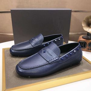 Primavera outono novo masculino casual rebite feijão couro com boca profunda, sapatos únicos leves e versáteis, sapatos de condução lefu