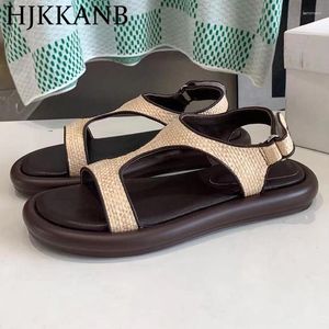 Sandálias Estilo Casual Flat Bottomed Mulheres Retro Clip Toe Grama Tecido Verão Ao Ar Livre Férias Praia Sapatos