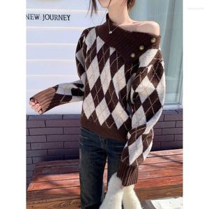 Frauenpullover Koreanische Kontrastfarbe Plaid Lose Langarmpullover Frauen 2024 Frühling Schräger Kragen Trägerlos Knopf Lässig Gestrickt