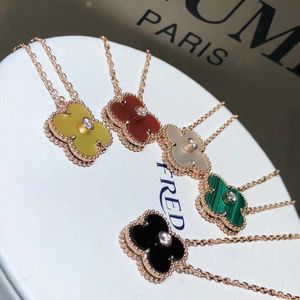 Hot V Gold Van Four Leaf Grass Necklace Thickened Plating Lucky Pendant White Fritillaria 18k Rose Lock Bone Chain With logo