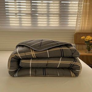 Blankets Double Brushed Microfiber Quilt Winter Comforter Bed Duvets Warm Blanket Quilted Quilts Camping Travel