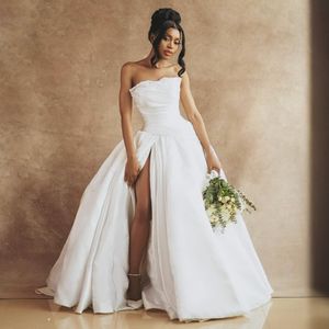 2024 Afrikanska plus -storlek bröllopsklänningar brudklänningar Tiered Satin Side Split Petspets veckade bröllopsklänningar för brud för arabiska svarta kvinnor flickor D126