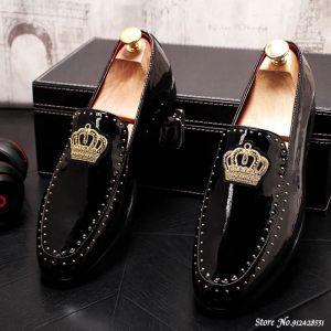 Boots Designer Brand Casual Shoes Men Britain Crown Brodery Rivet Oxford Homecoming Dress Wedding Prom Loafer Sapato Social Zapatos