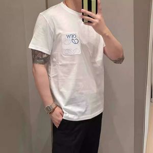 Hög upplaga lyxmode Luo Family Summer New Blue Embroidered Pocket T Shirt Rätt version Par Löst bomull Kort ärm Vit Match
