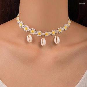 Pendant Necklaces Bohemian Style Woven Small Daisy Shell Necklace Fresh Women's Collarbone Chain24109