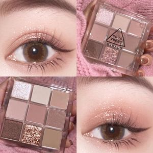 49Color Matte Glitter Eyeshadow Paletteブラシ韓国化粧品TSLM1 240318を使用した長持ちするアイシャドウ顔料