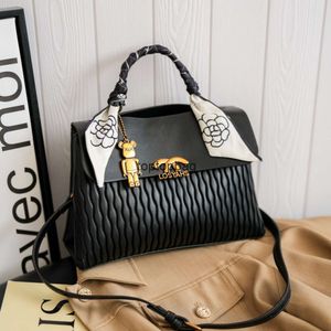 Designer Luxury fashion Tote Bags High end handbag for women in 2024 niche handbag fashionable crossbody bag versatile one shoulder commuting bag casual