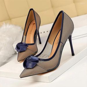 Scarpe eleganti da donna Scarpe con tacco alto da 9 cm Décolleté in pizzo a rete Lady Stiletto Blu reale Matrimonio nuziale San Valentino Fiore fetish rosa