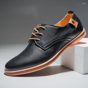 Dress Shoes Men's Business Oxford Wysokiej jakości swobodna skóra dla mężczyzn Klasyczne koronkowe ślub formalny projektant