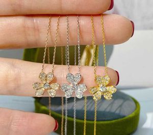 Fashion High version V Golden Van Lucky Clover Necklace for Women Thick Plated 18k Rose Gold Full Diamond Petals Flower Collar Chain With logo