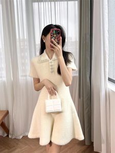 Vestidos de festa momento de batimento cardíaco 2024 primavera marfim branco de alta qualidade frisado de pelúcia feminino de malha de manga curta saia