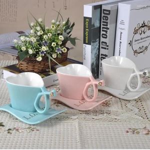 Tazze Natale Creativo Amore Ceramica Tazza da caffè e piattino Coppia di cuori Tazza a forma di cuore Tè pomeridiano Carino