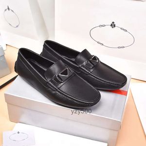 P Men Black Leather Loafers Gentleman Driving Shoes Casual Penny Loafer Business Work Wedding Party Sneaker Rubber Block Sole Oxfords EFN0