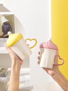 Кружки Простая форма для мороженого Керамическая чашка для кофе Кружка с ручкой для завтрака Молоко с крышкой Послеобеденный чай Кухонная посуда для напитков