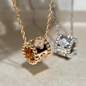 Hot High Version Van Honeycomb Small Midje Kaleidoscope Necklace For Women 18K Clover Full Diamond Collone Chain som en par gåva