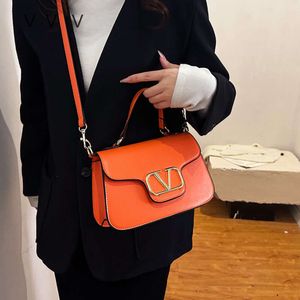 Сумка-клатч 70% Модельер Женская сумка Новый маленький ароматный стиль Повседневная сумка через плечо Модная универсальная сумка через плечо ярких цветов