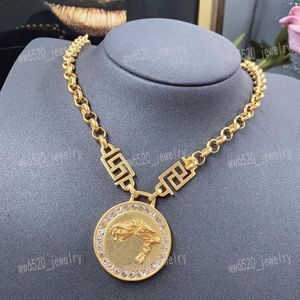 Colar clássico com pingente de retrato esculpido mitológico, comprimento da corrente de 64 cm, colar de designer, ouro 14 K, material de latão, neutro, masculino, feminino, pode ser usado, moda