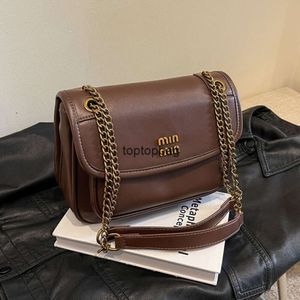 Designer Luxury Fashion Tygväskor Autumn och Winter Small Bag Womens 2023 Ny populär mångsidig kedja crossbody väska mode en axel liten fyrkantig väska