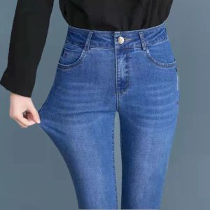 2023 Ny vinter- och höstkvinnor bomullsblå casual jeans mode varma damer höga midja jeans kvinnor