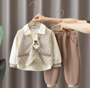 abiti firmati per bambini neonata Set di abbigliamento orso gilet cardigan giacca pantaloni della tuta set da tre pezzi