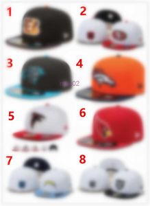 Newest Mens Foot Ball Fitted Hats Fashion Hip Hop Sport On Field Football Full Closed Design Caps Cheap Mens Womens Cap Mix H19-6.14