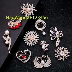 Women Flower Large Brooches Lady Rhinestone Pearl Corsage Brooch Girl Trendy Luxury Jewelry Best Gift Pins Jewelry Accessories