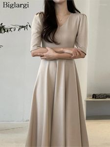 Повседневные платья весна-лето длинное платье с v-образным вырезом женское элегантное модное тонкое платье с коротким рукавом в корейском стиле плиссированное женское платье
