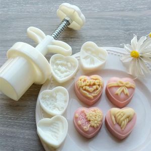 Формы для выпечки Love Heart Moon Cake Mold Cookie Stamps Ручное давление Mooncake Tool