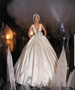 Sexy Brautkleider mit tiefem V-Ausschnitt und Schleife, Perlenapplikation, rückenfreie Brautkleider, Vestidos De Novia, geraffter Satin, A-Linie, Dr8030541