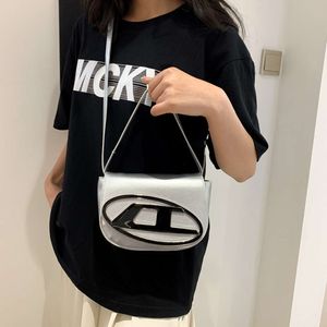 Fashion Luxury Fashion Cross Package Shop Free Shipping Dingdang Bag Niche New Portable Underarm for Womens Millennial Spicy Girl Style Single Shoulder Crossbody