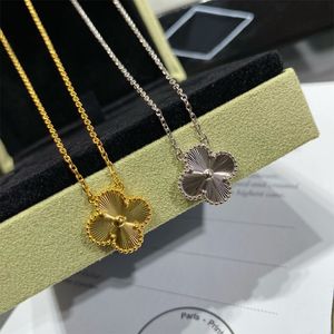 Fashion brand clover necklace women luxurious and charming necklace classic designer necklace 18k gold high-quality jewelry pendant necklace