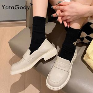 Sapatos casuais yatagody tamanho 33-43 saltos grossos jk mocassins para mulheres apartamentos deslizamento na plataforma de salto baixo meninas trabalho escritório elegante