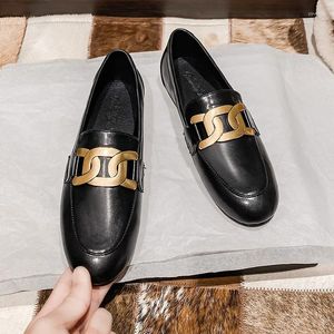 Casual Shoes Spring Big Gold Chains Leather Woman Brand Designer Round Toe Metal Buckle Loafers Women Comfy Moccasins ol Flat Flat
