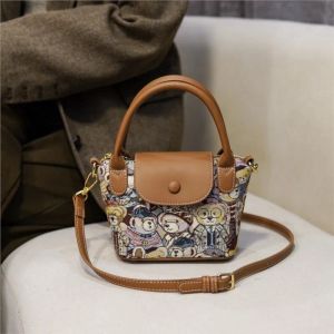 New minimalist and fashionable small handbag, autumn and winter fashionable and cool shoulder bag, crossbody bag