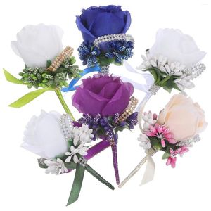 Dekorativa blommor Bröllopsbukett Corsage Fake Roses Berry Rhinestone Juldekorationer Floral