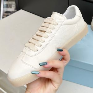 Barn kvinnor män casual skor i centrum av nappa läder sneakers linjer och en lätt gummisula en sportinspirerad designstorlek 35-45