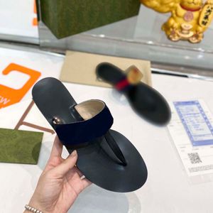 Tasarımcı Kadın Sandalet Terlik Erkek Terlik Dişli Sole Flip Flops Kadın Lüks Sandalet Moda Eğlence Tatil Flip Flops 00001