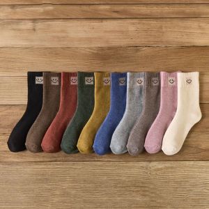 10 Farbe Frauen Terry Socken hochwertige Herbst- und Winterdickte warme lächelnde Gesichtsmuster Boden Socken warme Socken 5 Paare