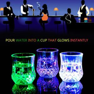 LED Automatisch Blitzbecher Multi-Farb-Leuchttecher Wein Bier Glas Whisky Drink Cup Bar Club Party Küchen Weihnachtsdekoration