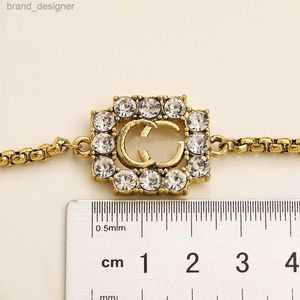 Bracelets de diamante de ouro de luxo Design para feminino Bracelet de luxo Bracelete de verão Viagem de casamento Viagem de letra dupla letra Jóias vintage de aço inoxidável