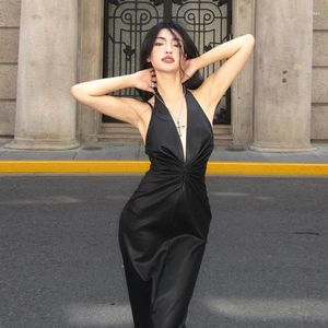 Casual Dresses B-TOTO High-end Temperament Waist Halter Dress Nightclub Sexy Off-shoulder Deep V Exposed Backpack Bu Girl 2024