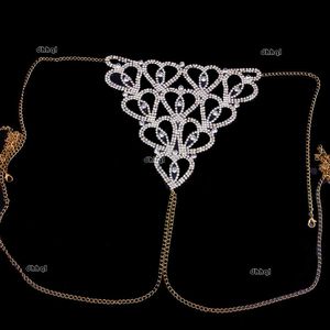 Gioielli con catena per la pancia Mutandine con diamanti a forma di cuore Bikini sexy carino con strass Biancheria intima Perizoma di cristallo con perizoma ingioiellato