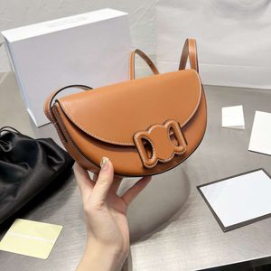 Designväska kvinnor bitar väskor crossbody purses försäljning lyxiga axelväska handväska kvinnors dam högkvalitativ mode plånbok väska halvmåne 5A